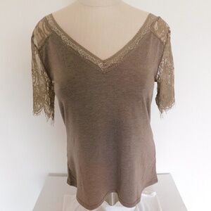 Camisa Brown Tee with Lace Sleeves V Neck Top Size S Cotton/Polyester